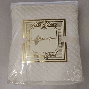 Malabar Grove Ltd. #4785 - Euro Sham Nat Diamond Quilted - Portugal